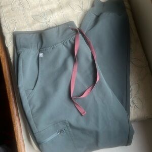 FIGS zamora scrub joggers